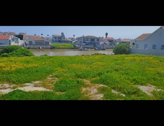 958M² VACANT LAND FOR SALE IN PORT OWEN
